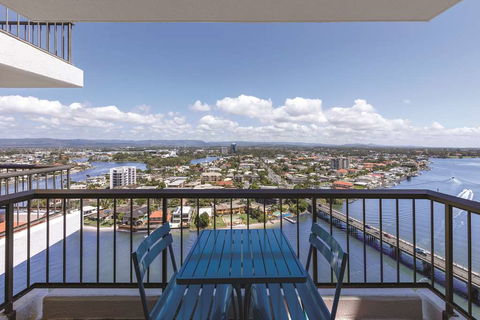 Vibe Hotel Gold Coast - Holiday Sunshine Coast 2