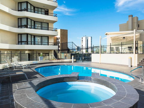 Breakfree Cosmopolitan Resort - Holiday Sunshine Coast 2