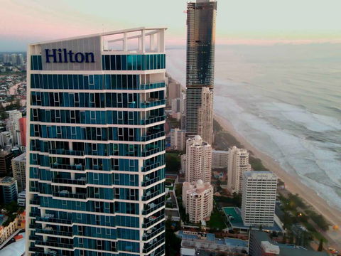 Hilton Surfers Paradise Hotel - Holiday Sunshine Coast 1