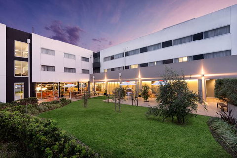 Atura Dandenong - Sunshine Coast Tourism 1