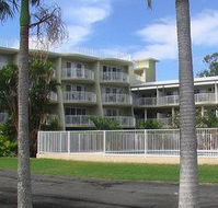 Cabarita Lake Apartments - Holiday Sunshine Coast