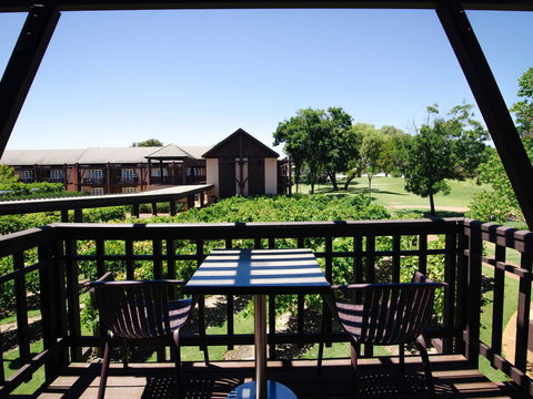 Novotel Swan Valley Vines Resort Hotel - Holiday Sunshine Coast 0