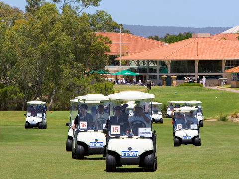 Novotel Swan Valley Vines Resort Hotel - Holiday Sunshine Coast 2