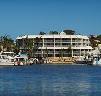 Pier 21 Apartment Hotel - Holiday Sunshine Coast