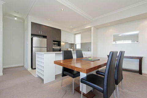 Zappeion Apartments - Holiday Sunshine Coast 1