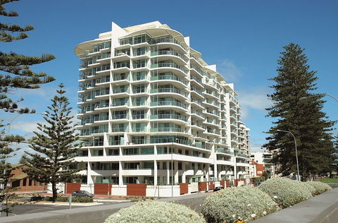 Oaks Liberty Towers - Sunshine Coast Tourism 0