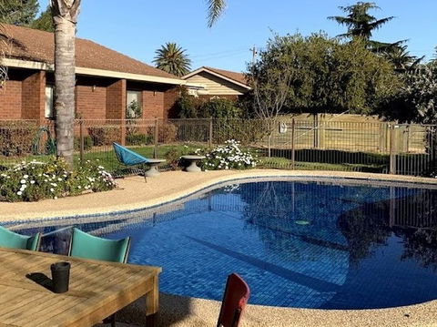Kingswood Motel - Holiday Sunshine Coast 1