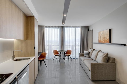 Vibe Hotel Canberra - Holiday Sunshine Coast 44