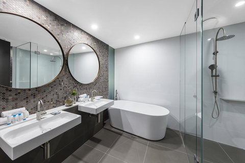 Vibe Hotel Canberra - Holiday Sunshine Coast 5