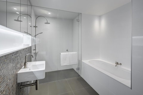 Vibe Hotel Canberra - Holiday Sunshine Coast 32