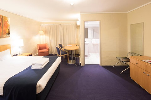 Ibis Styles Canberra - Sunshine Coast Tourism 1