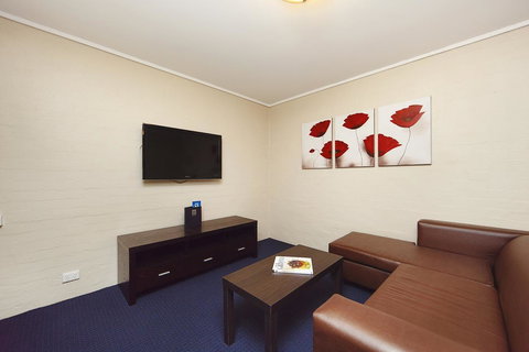 Ibis Styles Canberra - Sunshine Coast Tourism 13