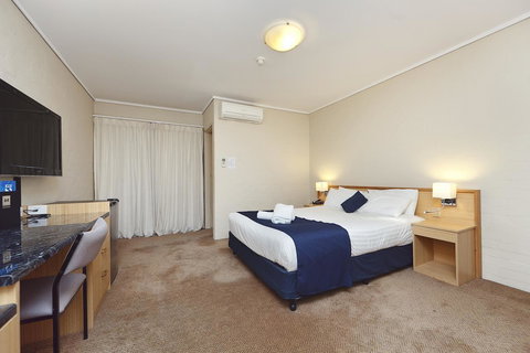 Ibis Styles Canberra - Sunshine Coast Tourism 18
