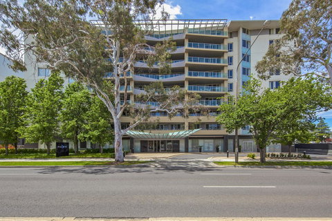Pacific Suites Canberra - Sunshine Coast Tourism 4