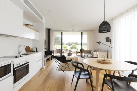 Bangalay Luxury Villas - Sunshine Coast Tourism 1