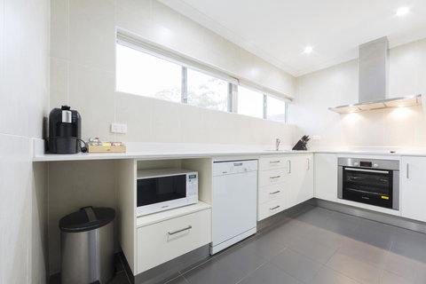 Forrest Hotel & Apartments - Sunshine Coast Tourism 37