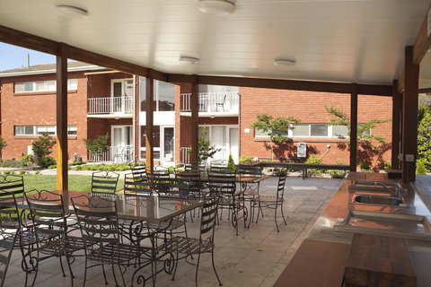 Forrest Hotel & Apartments - Sunshine Coast Tourism 11