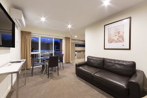 Forrest Hotel & Apartments - Sunshine Coast Tourism 13