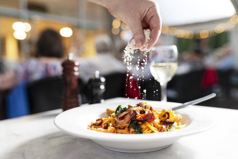 Forrest Hotel & Apartments - Sunshine Coast Tourism 24