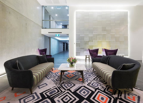 Avenue Hotel Canberra - Sunshine Coast Tourism 10