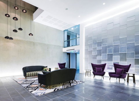 Avenue Hotel Canberra - Sunshine Coast Tourism 1