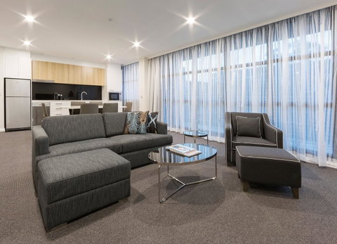Avenue Hotel Canberra - Sunshine Coast Tourism 8