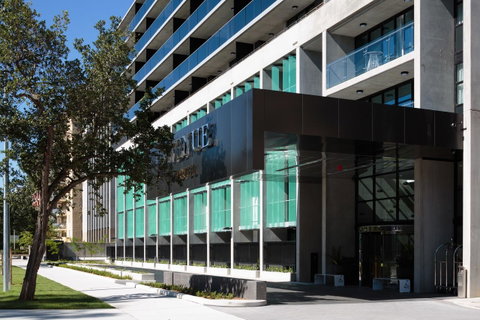 Avenue Hotel Canberra - Sunshine Coast Tourism 6