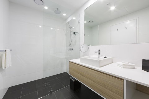 Avenue Hotel Canberra - Sunshine Coast Tourism 29