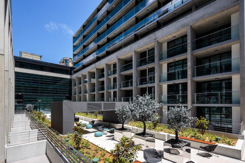 Avenue Hotel Canberra - Sunshine Coast Tourism 5