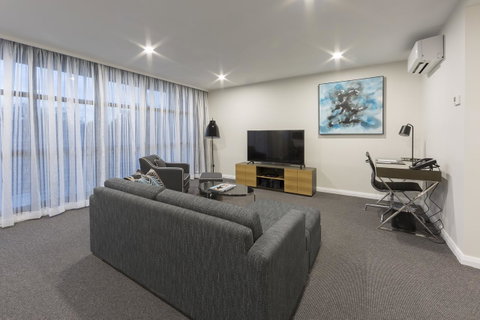 Avenue Hotel Canberra - Sunshine Coast Tourism 27