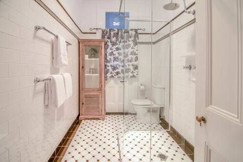 De Russie Boutique Hotel - Sunshine Coast Tourism 3