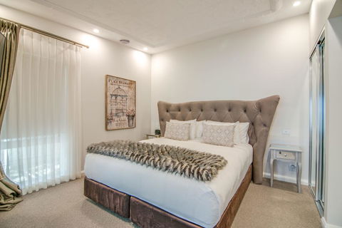 De Russie Boutique Hotel - Sunshine Coast Tourism 8