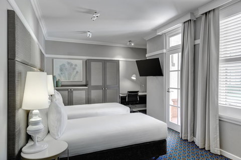 Hotel Kurrajong Canberra - Sunshine Coast Tourism 4