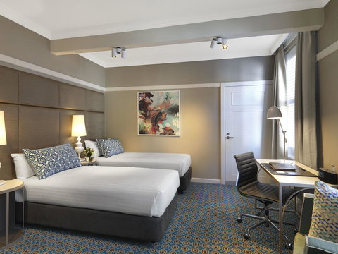 Hotel Kurrajong Canberra - Sunshine Coast Tourism 21