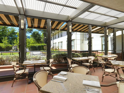 Hotel Kurrajong Canberra - Sunshine Coast Tourism 24