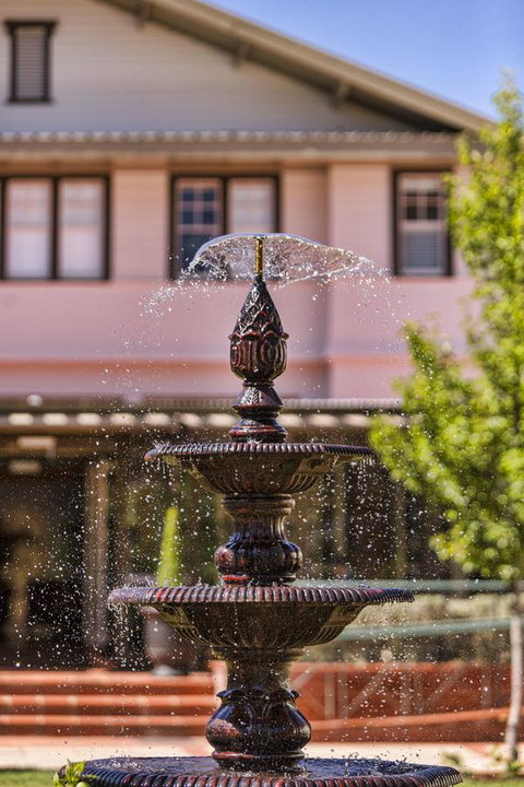 Hotel Kurrajong Canberra - Sunshine Coast Tourism 3