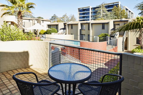 Manuka Park Serviced Apartments - Sunshine Coast Tourism 3