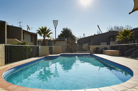 Manuka Park Serviced Apartments - Sunshine Coast Tourism 6