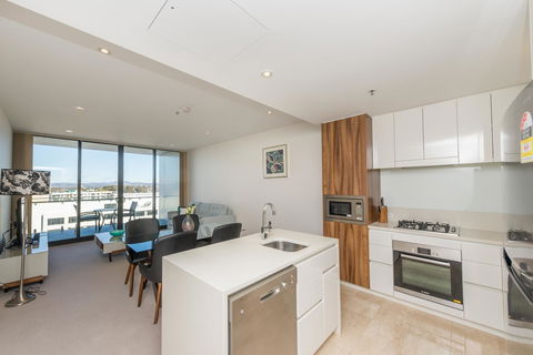 Manhattan 303 Canberra City ACT - Sunshine Coast Tourism 21
