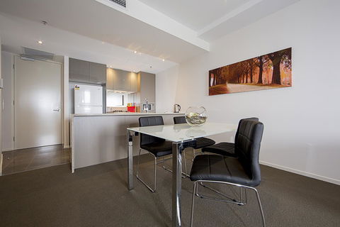 Manhattan 303 Canberra City ACT - Sunshine Coast Tourism 15