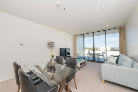 Manhattan 303 Canberra City ACT - Sunshine Coast Tourism 24