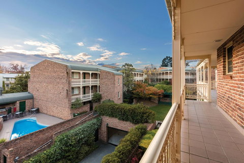Adina Serviced Apartments Canberra Kingston - Sunshine Coast Tourism 8