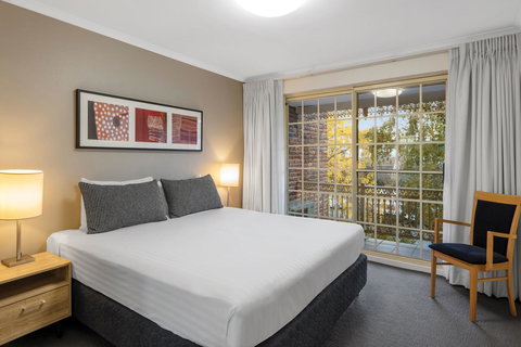 Adina Serviced Apartments Canberra Kingston - Sunshine Coast Tourism 16