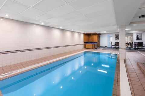 Adina Serviced Apartments Canberra Kingston - Sunshine Coast Tourism 4