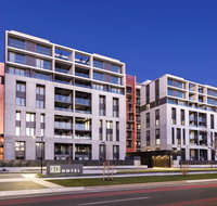 Deco Hotel Canberra - Sunshine Coast Tourism