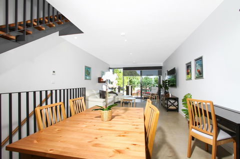 Accommodate Canberra - Parbery - Sunshine Coast Tourism 20