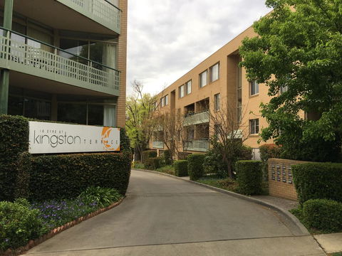 Kingston Comfy Apartment - Sunshine Coast Tourism 0
