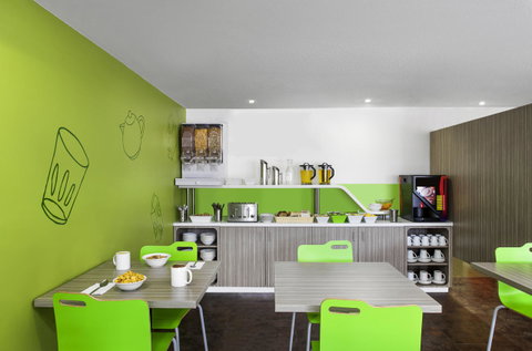 Ibis Budget Canberra - Sunshine Coast Tourism 12