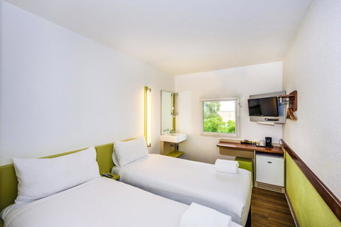 Ibis Budget Canberra - Sunshine Coast Tourism 1