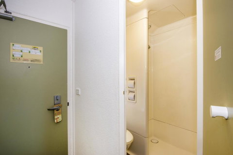 Ibis Budget Canberra - Sunshine Coast Tourism 7